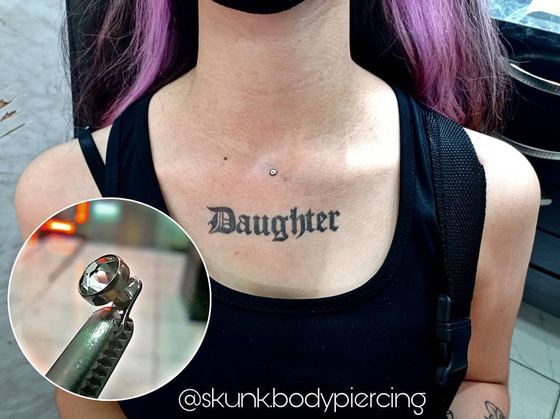 piercing hecho por León · Skunk Body Piercing, Montevideo