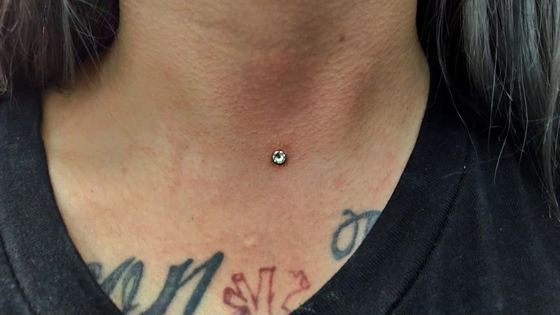 piercing hecho por León · Skunk Body Piercing, Montevideo