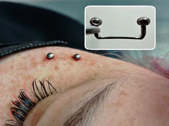 piercing hecho por León · Skunk Body Piercing, Montevideo