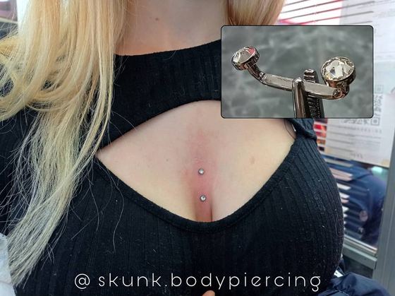 piercing hecho por León · Skunk Body Piercing, Montevideo