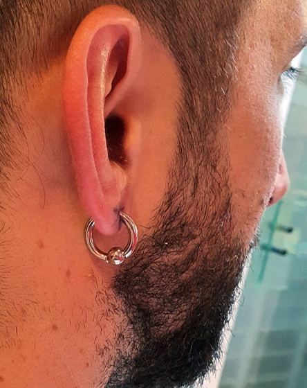 piercing hecho por León · Skunk Body Piercing, Montevideo