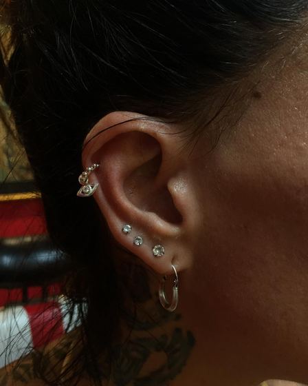 piercing hecho por León · Skunk Body Piercing, Montevideo