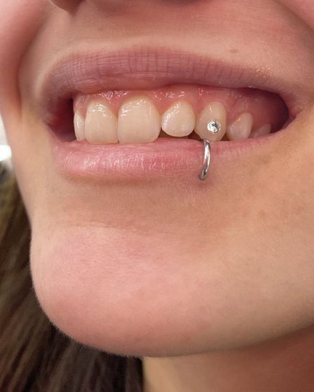 piercing hecho por León · Skunk Body Piercing, Montevideo