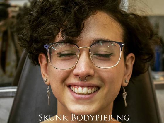 piercing hecho por León · Skunk Body Piercing, Montevideo
